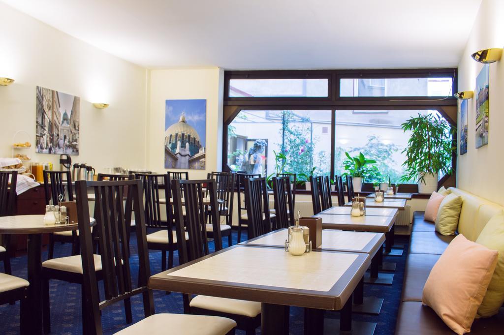Pension Pharmador Vienna Exterior photo