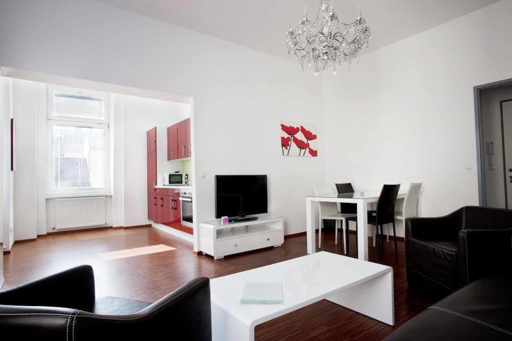 Pension Pharmador Vienna Exterior photo