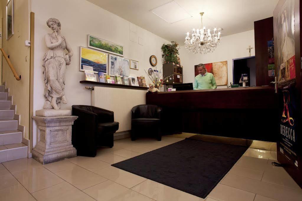 Pension Pharmador Vienna Exterior photo