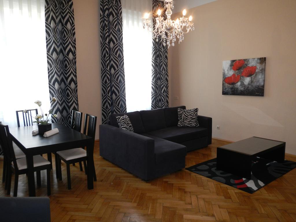 Pension Pharmador Vienna Room photo